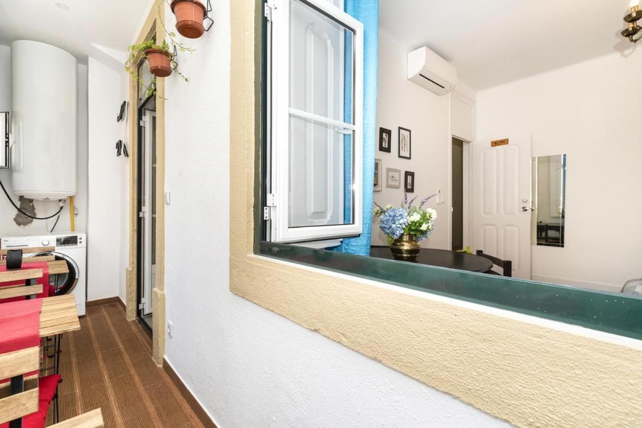 Retro M2 R4 - Lovely Double Room With Shared Bathroom Lisbona Esterno foto